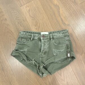One teaspoon bandit khaki shorts size 22 could fit size 23 only worn once